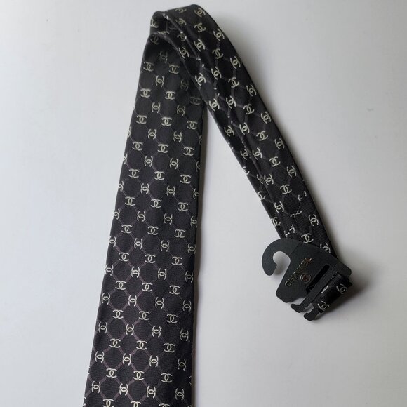 CHANEL Men's Vintage Tie 100% Silk Made in Italy black with small white CCs - Picture 6 of 6